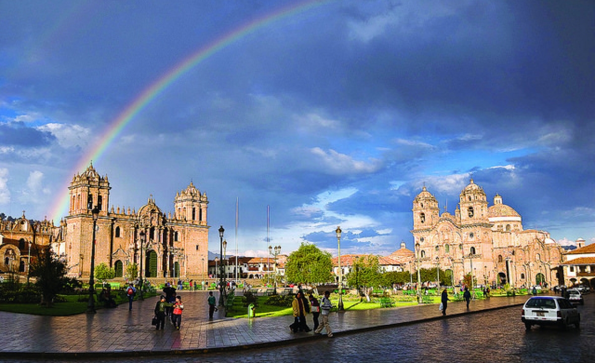 Cusco con arcoiris